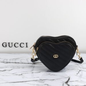 replica gucci interlocking g mini heart black