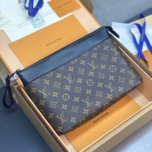 replica louis vuitton pochette voyage souple brown