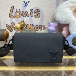 replica louis vuitton takeoff messenger black