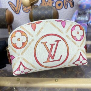 replica louis vuitton pochette cosmétique orange