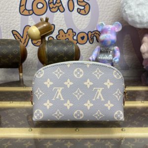 replica louis vuitton pochette cosmétique grey