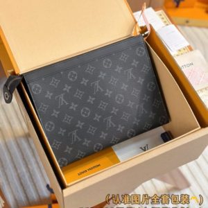 replica louis vuitton pochette voyage black